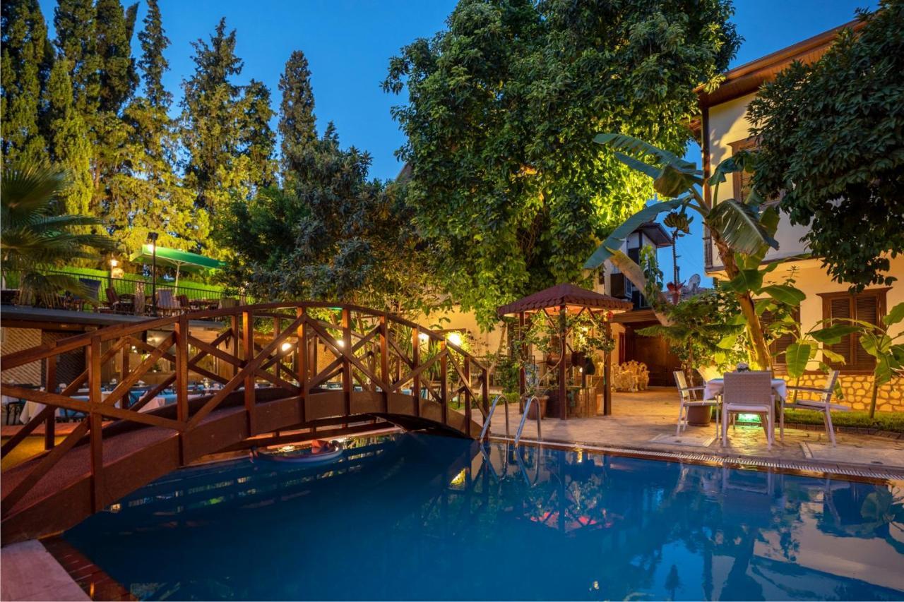Castle Old Town Hotel Анталья Экстерьер фото